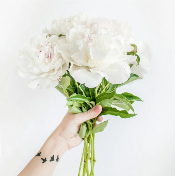 <img src="last-minute-mothers-day-gifts.png" alt="This is an article photo">