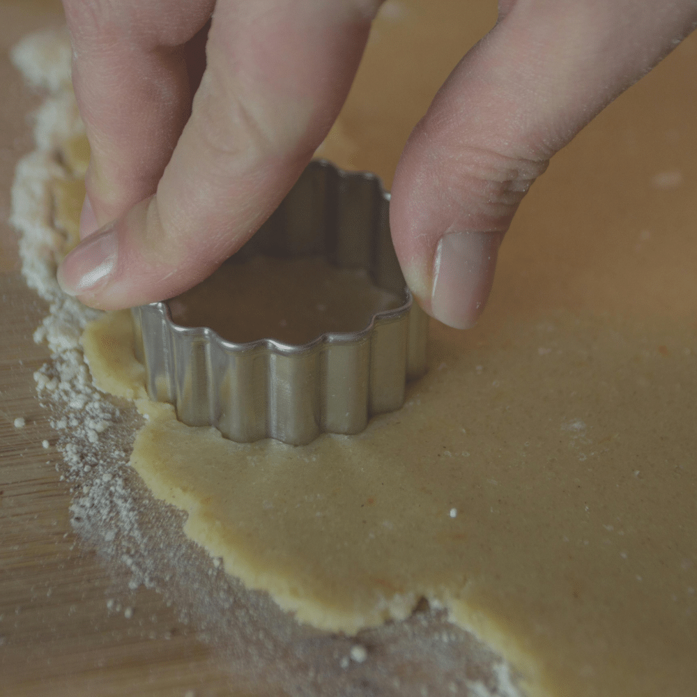 <img src="Graduation-Cookie-Cutters.png" alt="This is an article photo">