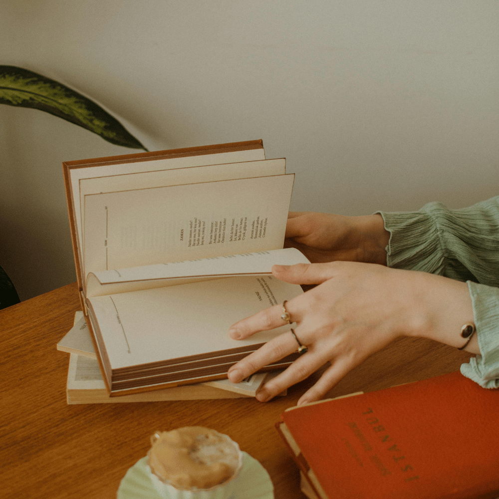 <img src="best-coffee-table-books.png" alt="This is an article photo”>
