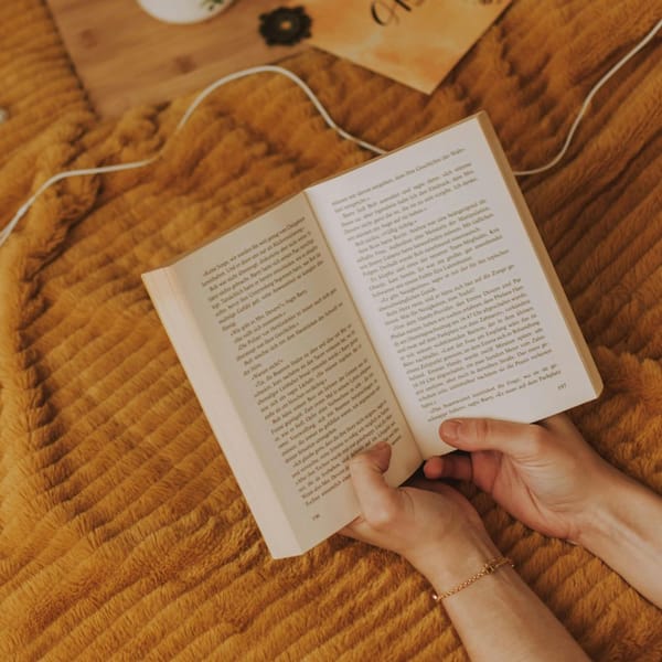 <img src="best-booktok-books.png" alt="This is an article photo”>
